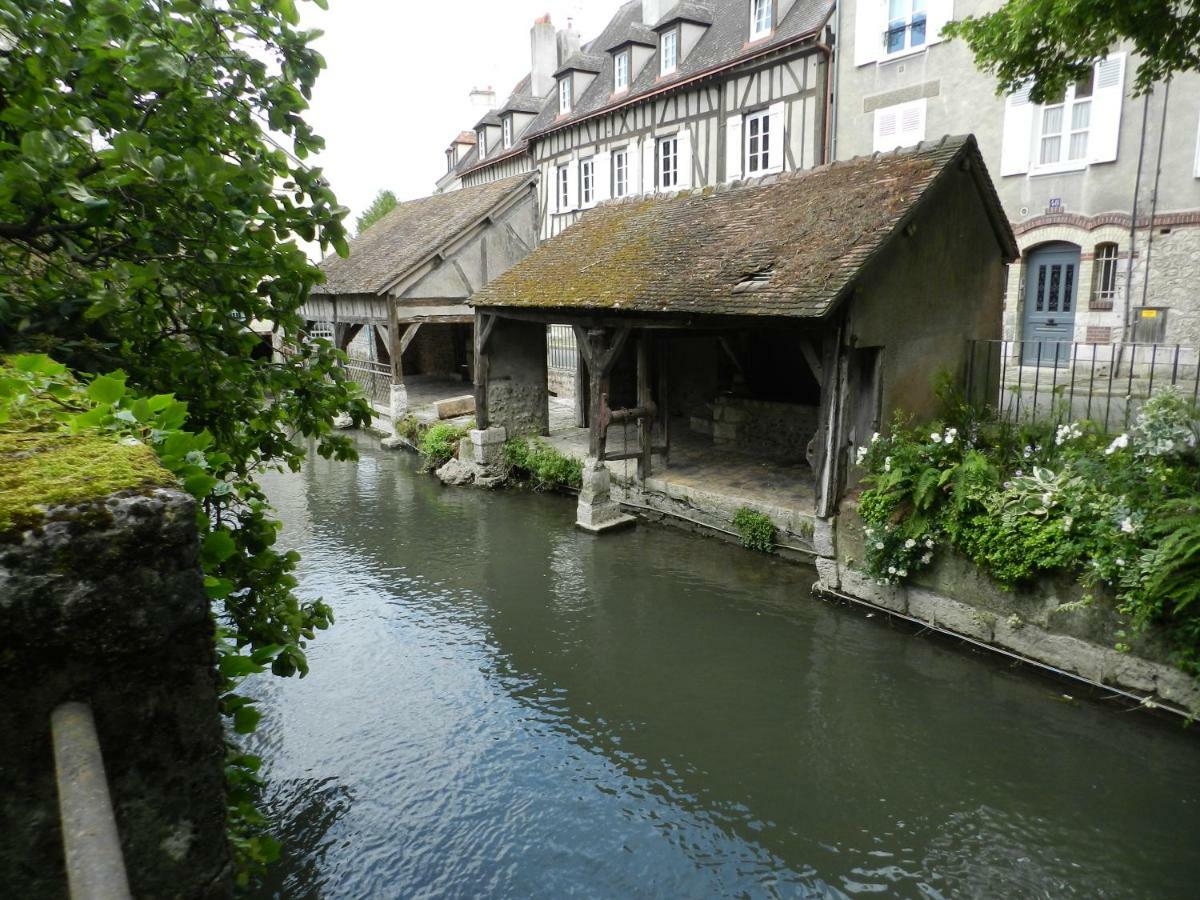 L Imprevu Lägenhet Chartres Exteriör bild